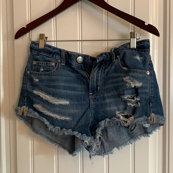 American Eagle Outfitters Pants - American eagle distressed tomgirl jean shorts